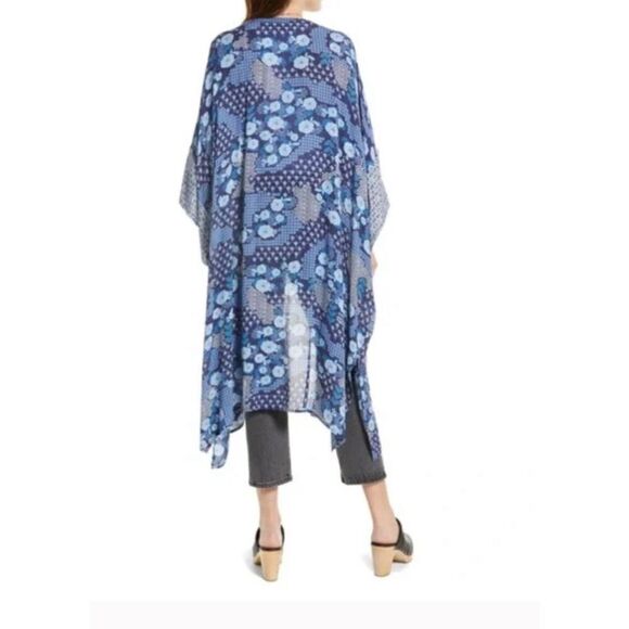 New. Nordstrom cover up/kimono. OS. Retails $70 - Picture 7 of 7